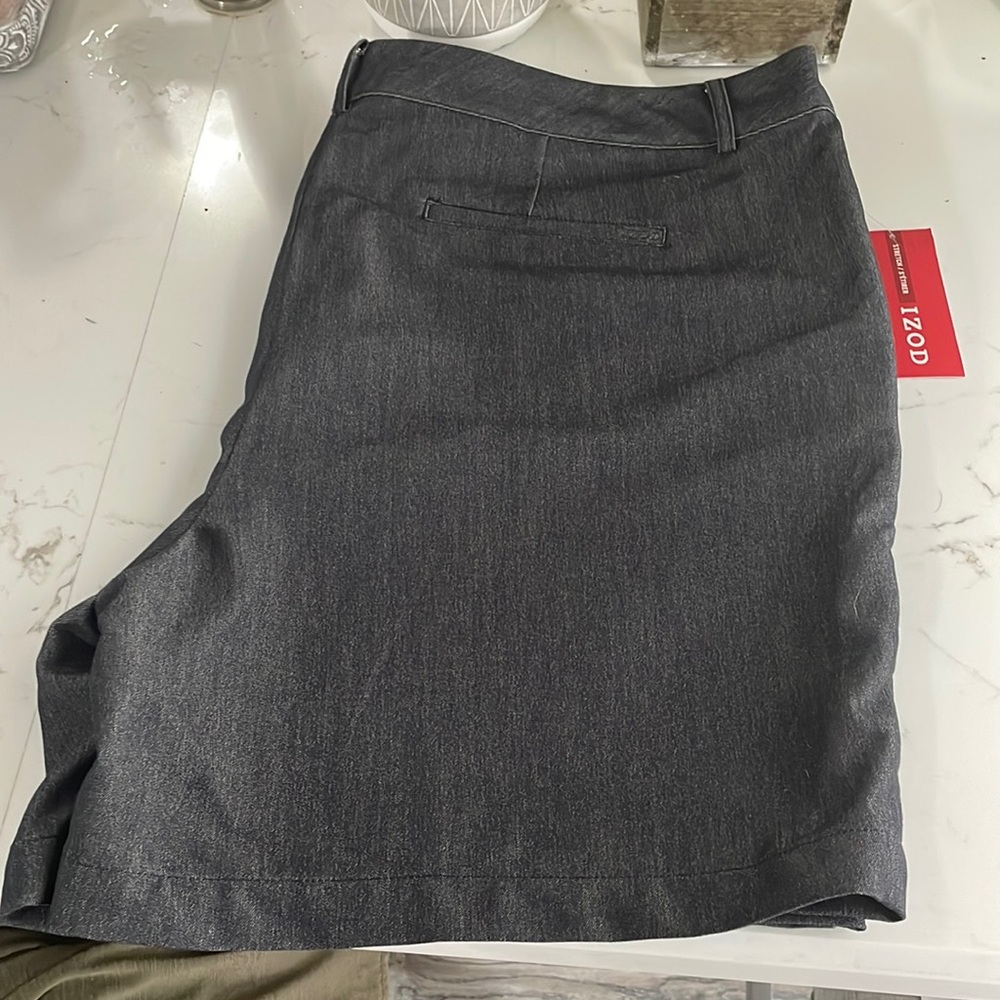 Izod women’s shorts